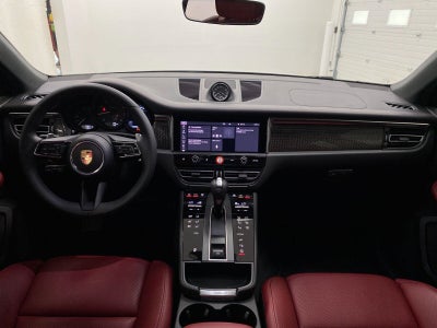 2025 Porsche Macan AWD