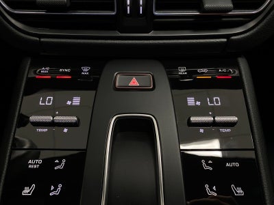 2025 Porsche Macan AWD
