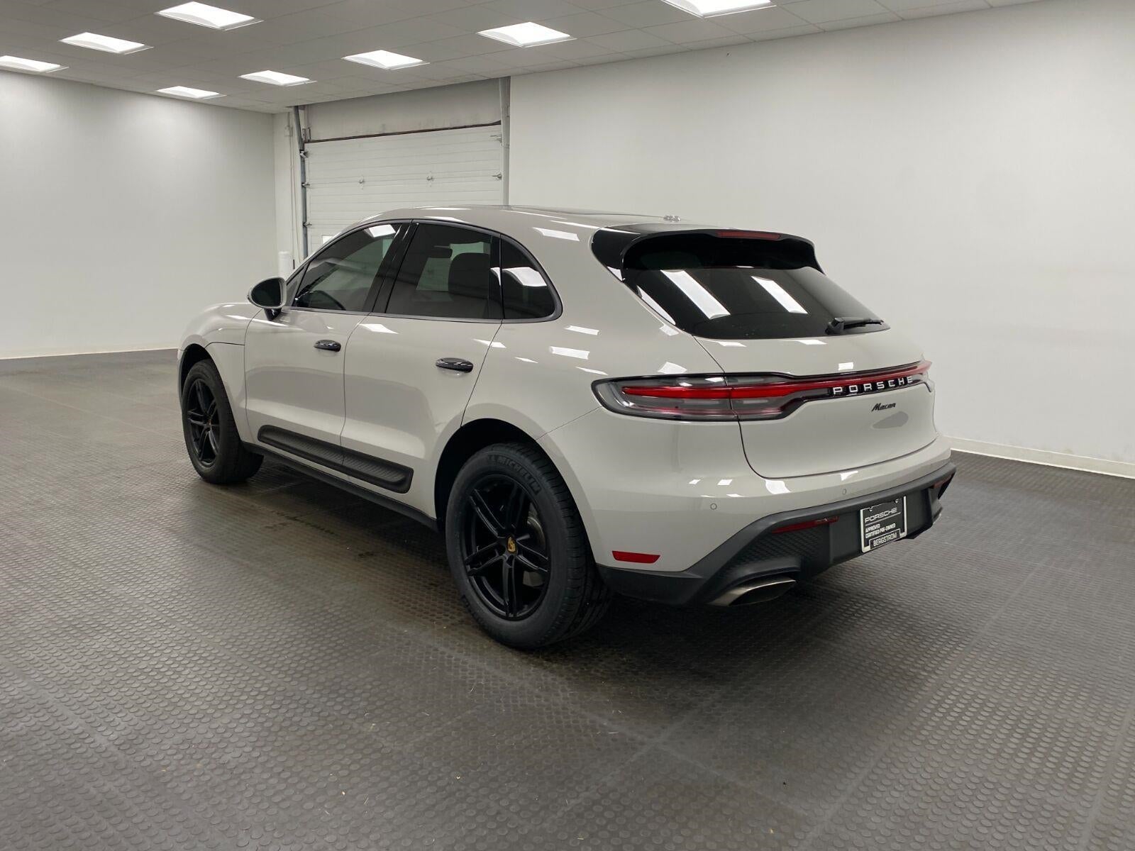 2025 Porsche Macan AWD