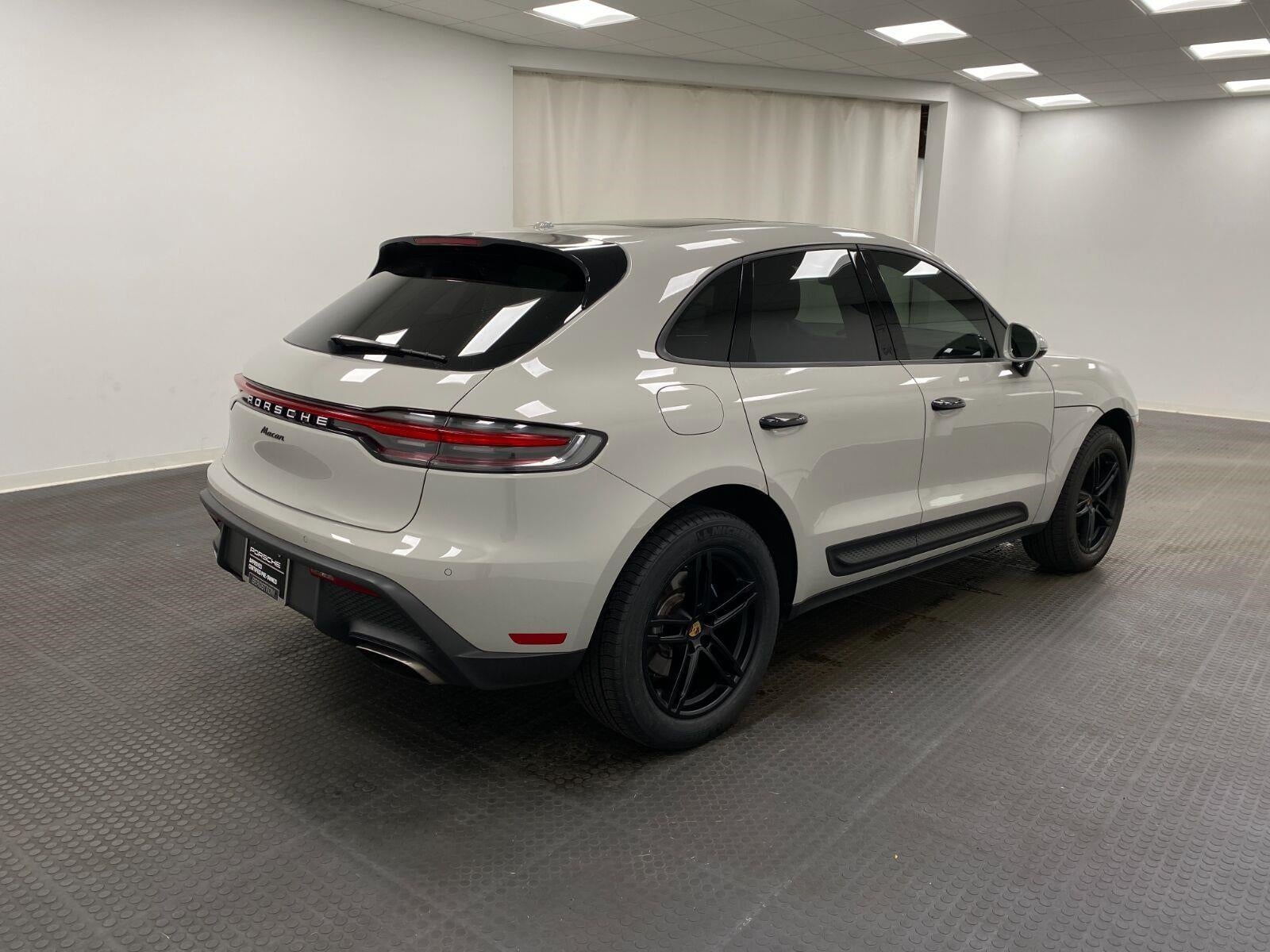 2025 Porsche Macan AWD