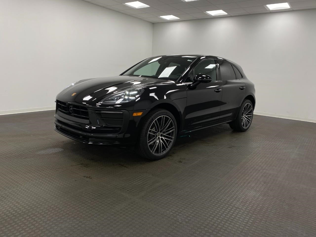 2026 Porsche Macan AWD