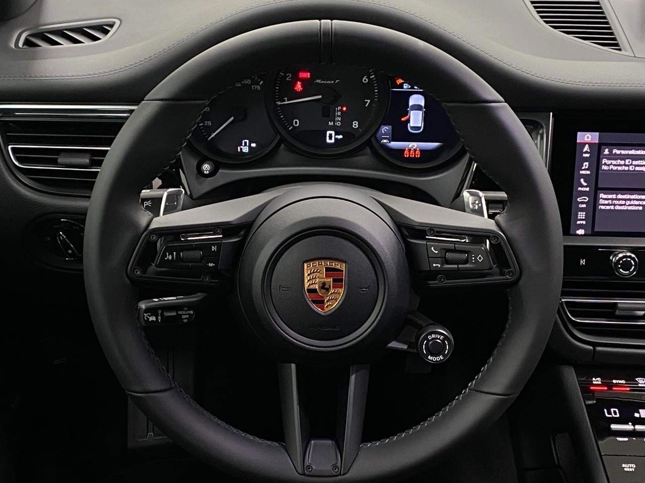 2026 Porsche Macan AWD