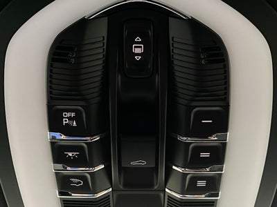 2026 Porsche Macan AWD