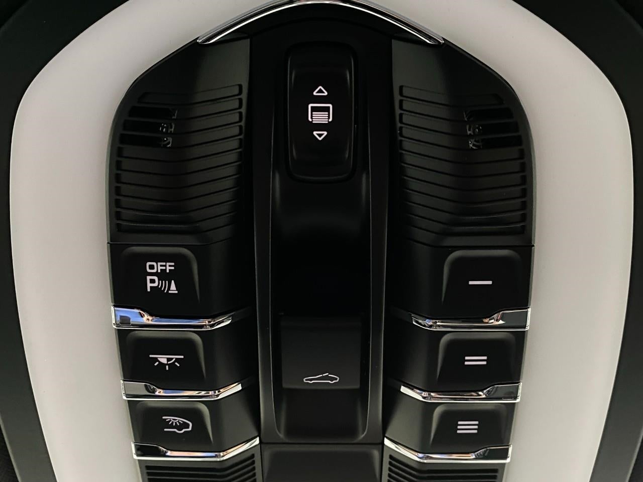 2026 Porsche Macan AWD