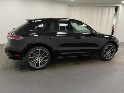 2026 Porsche Macan AWD