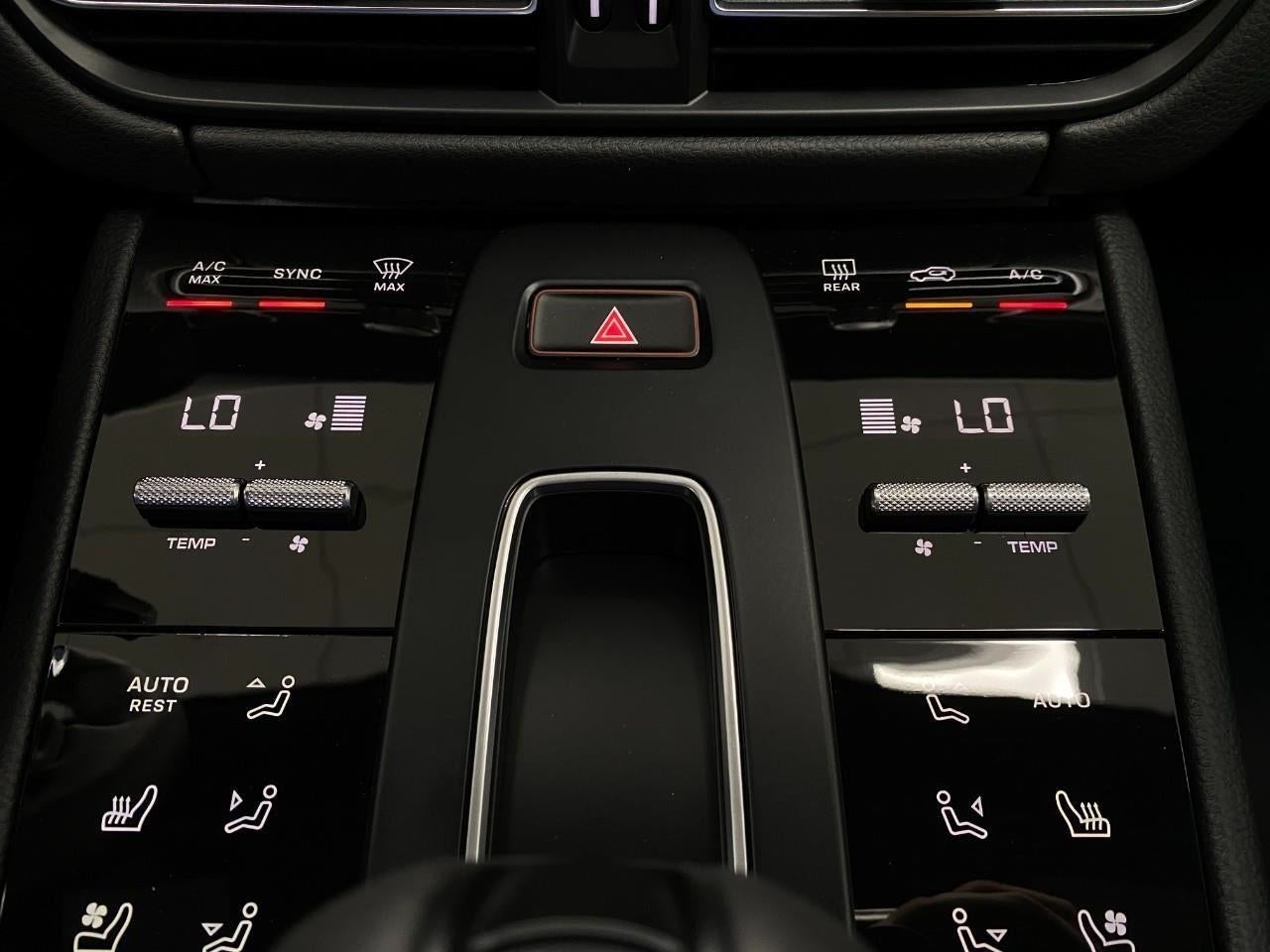2026 Porsche Macan AWD