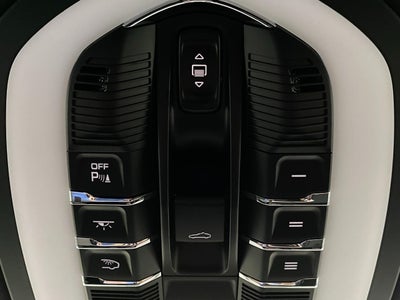 2026 Porsche Macan AWD