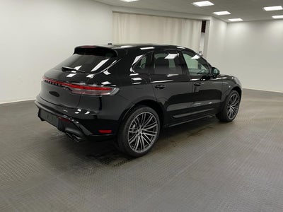 2026 Porsche Macan AWD