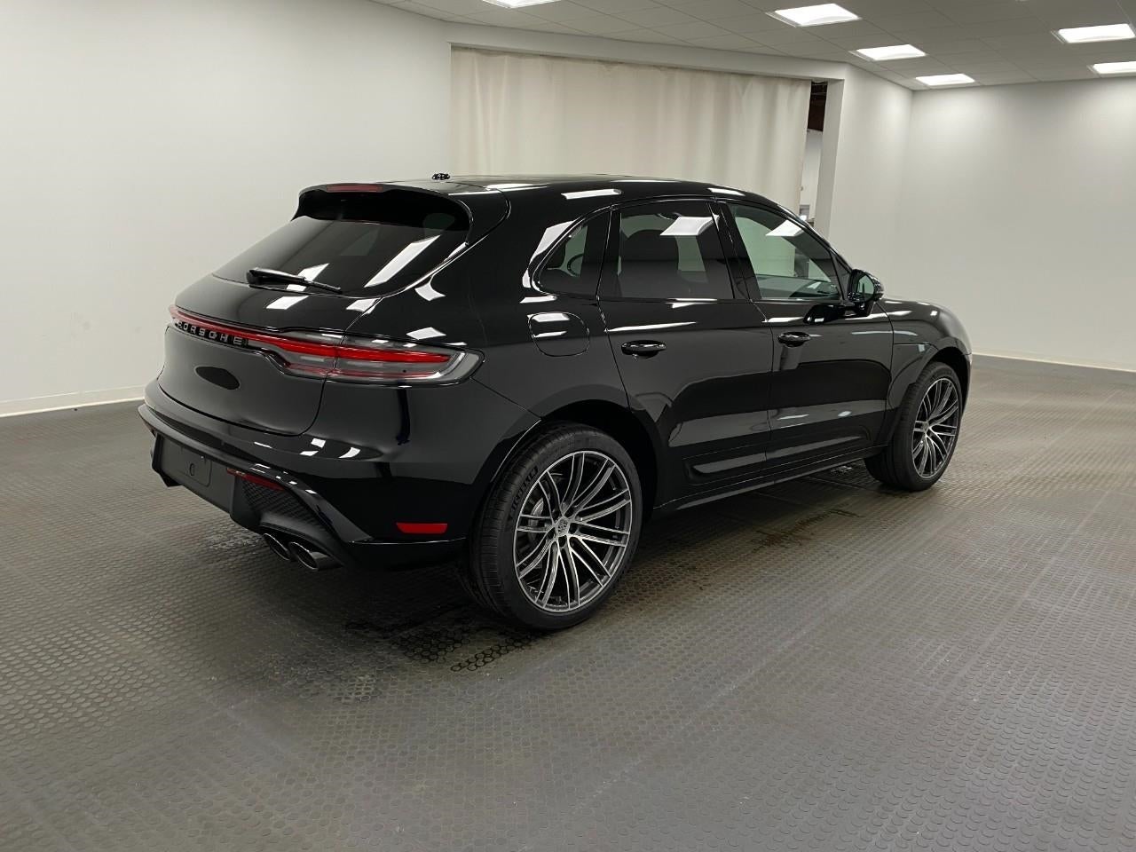 2026 Porsche Macan AWD
