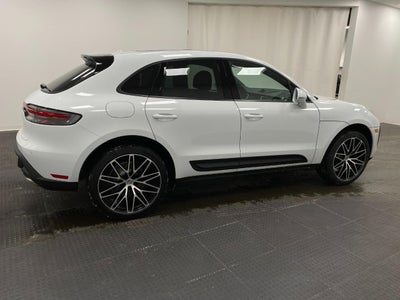 2026 Porsche Macan AWD