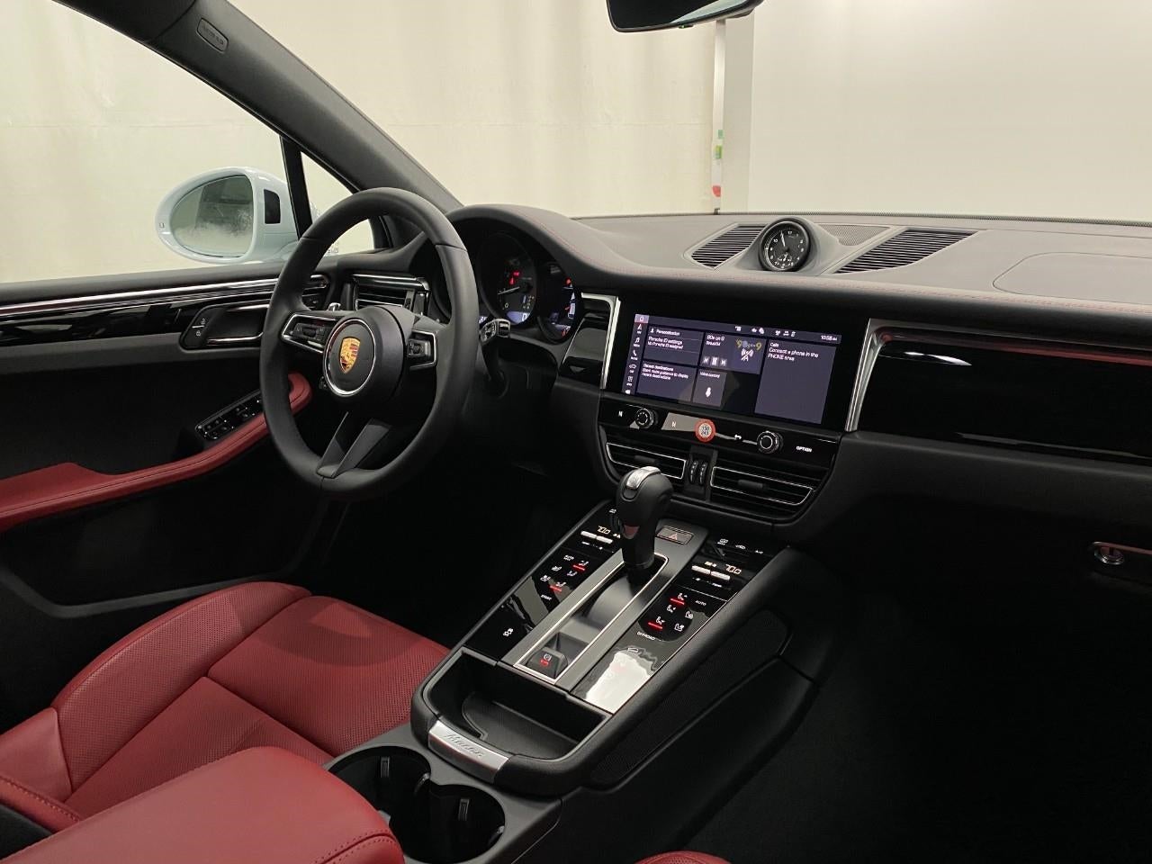 2026 Porsche Macan AWD