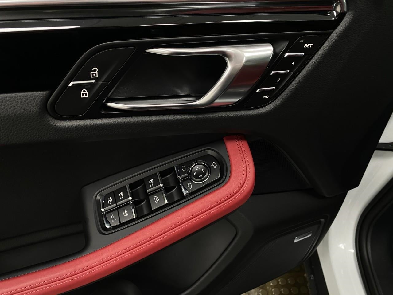 2026 Porsche Macan AWD