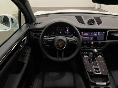 2026 Porsche Macan AWD