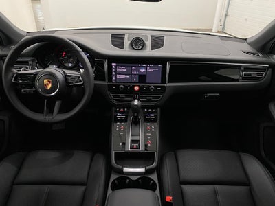 2026 Porsche Macan AWD