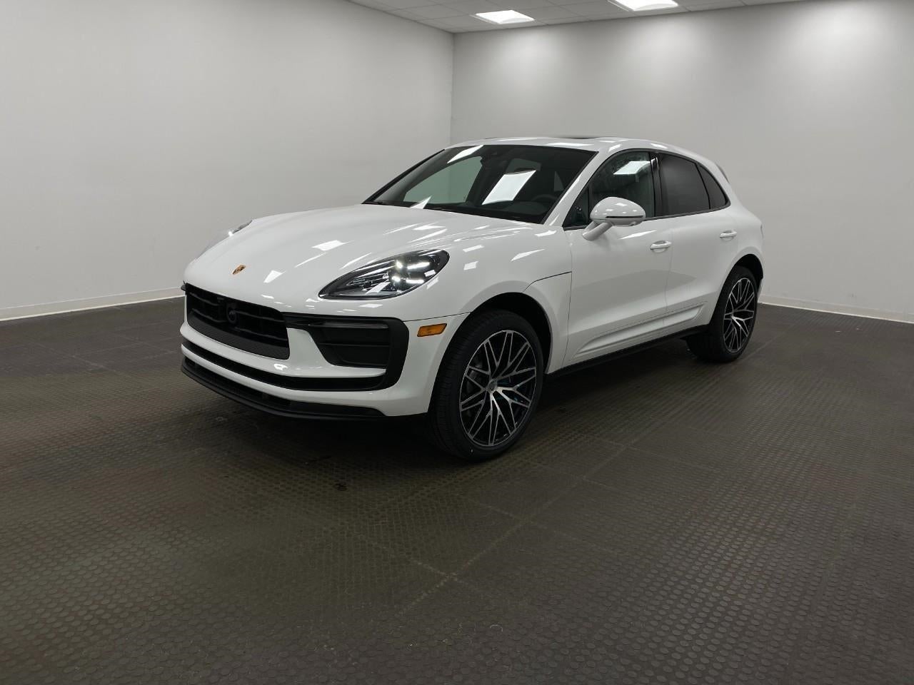 2026 Porsche Macan AWD