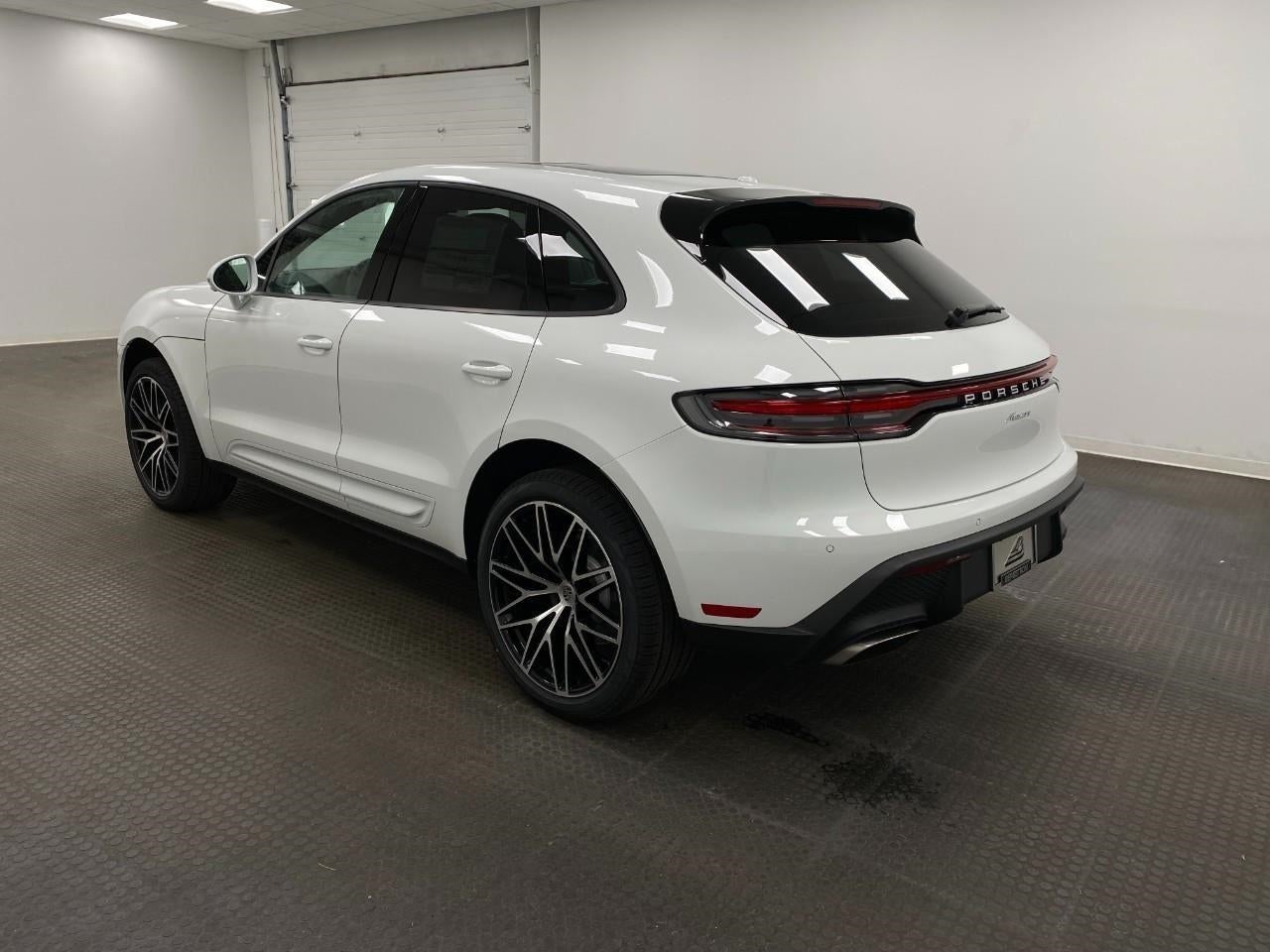 2026 Porsche Macan AWD