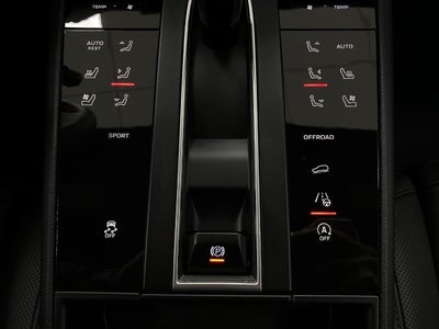 2026 Porsche Macan AWD