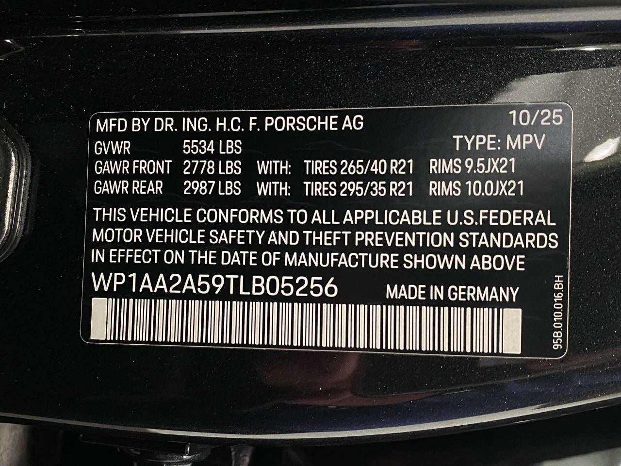 2026 Porsche Macan AWD
