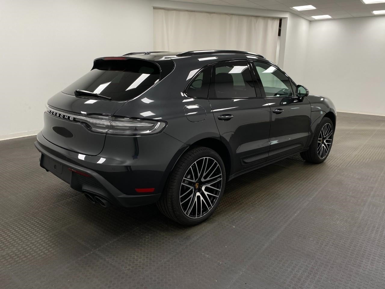 2026 Porsche Macan AWD