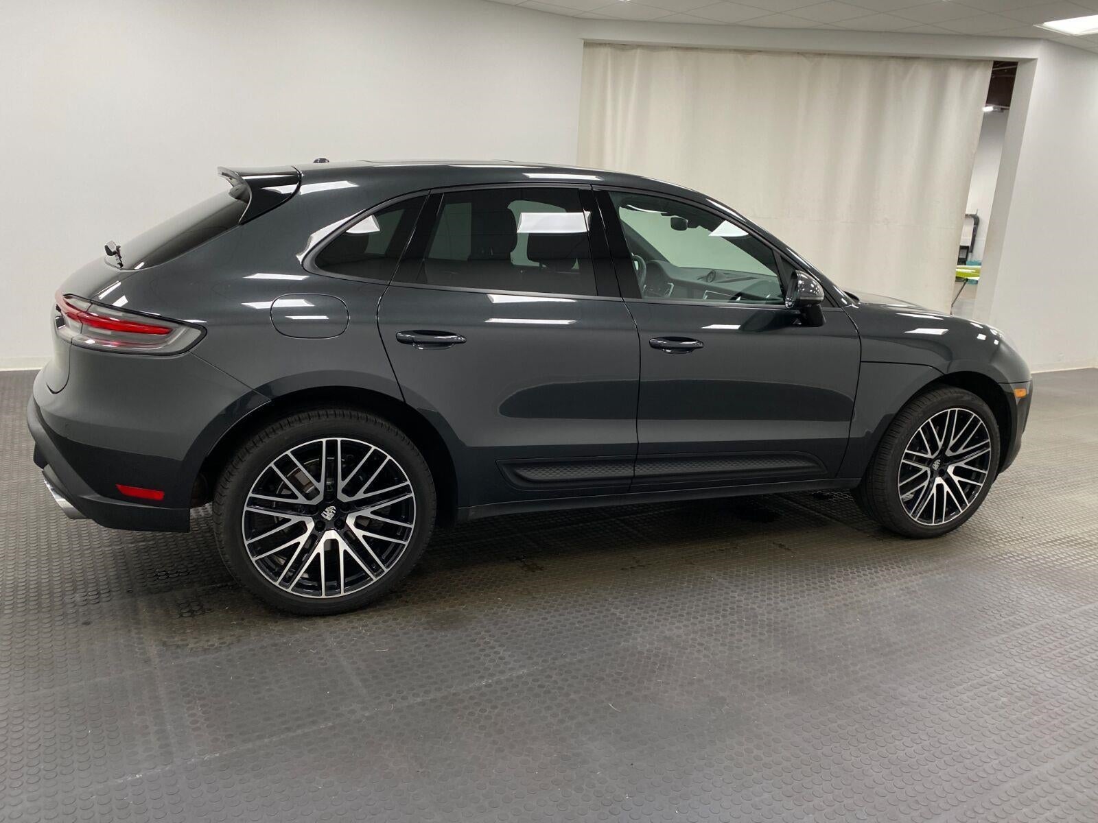 2025 Porsche Macan AWD