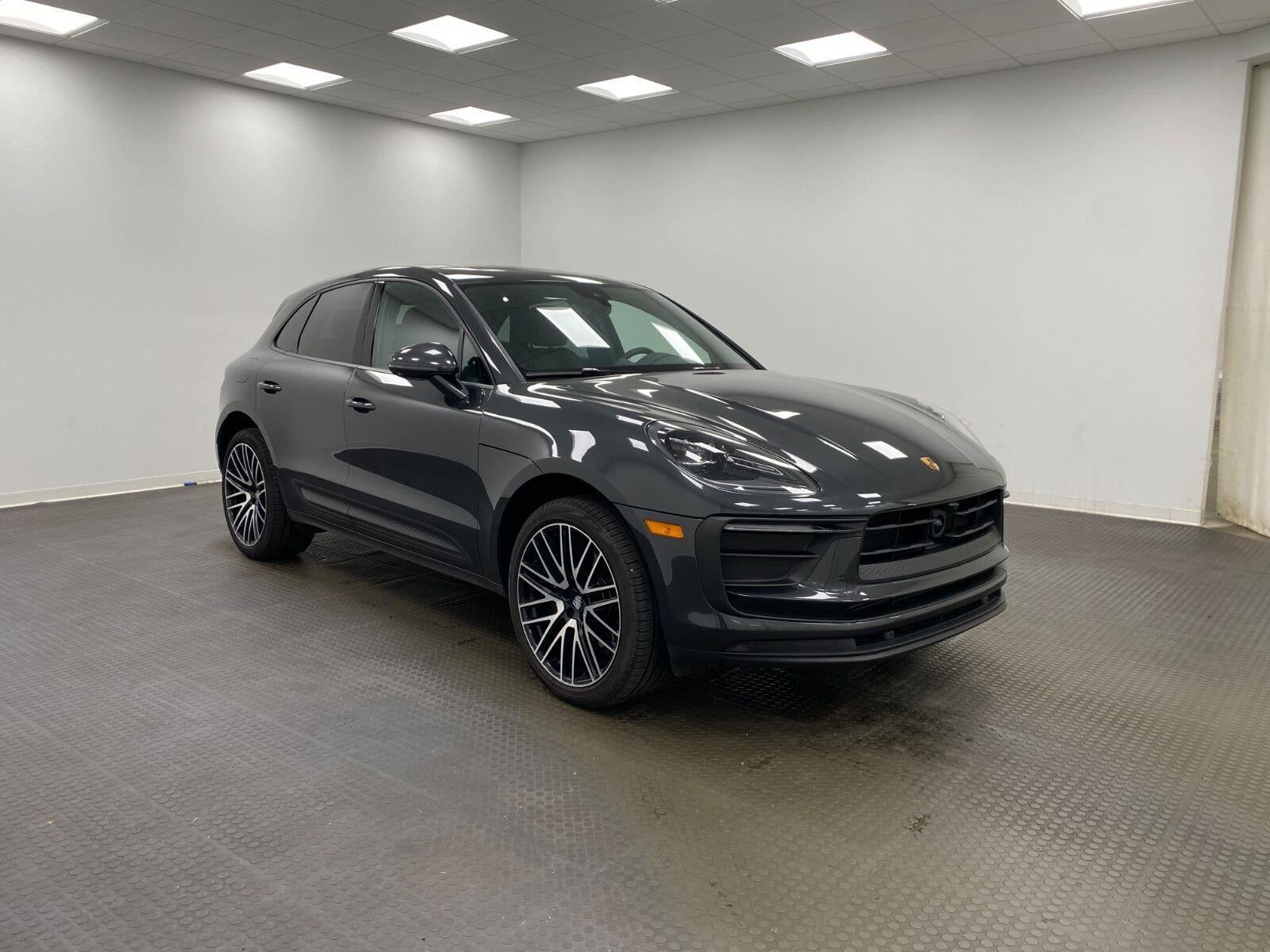 2025 Porsche Macan AWD
