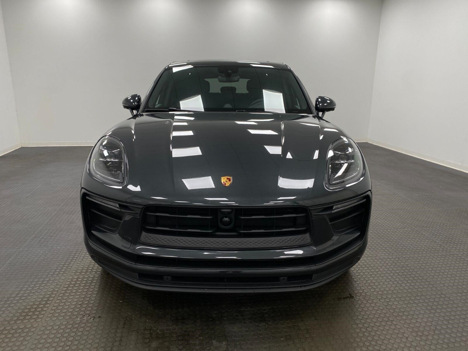 2025 Porsche Macan AWD