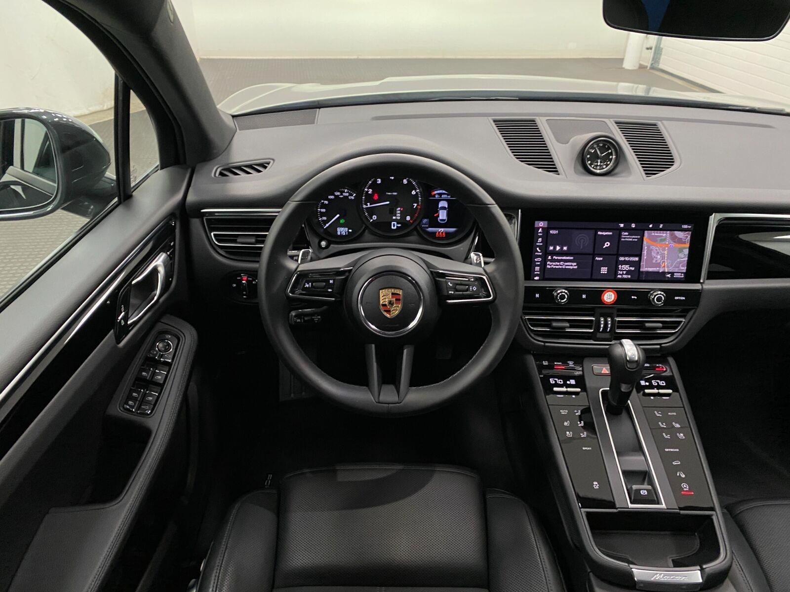 2025 Porsche Macan AWD
