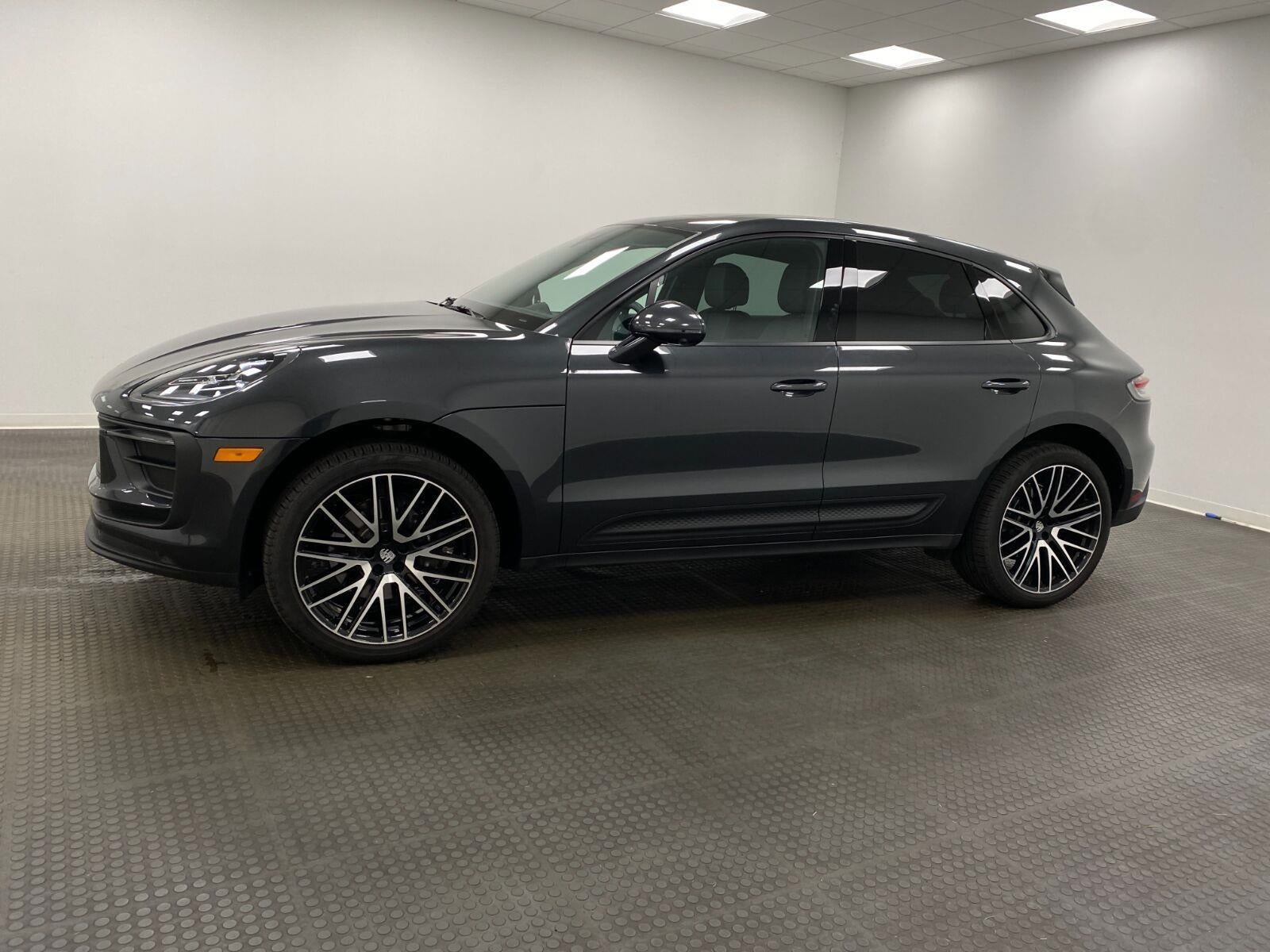 2025 Porsche Macan AWD