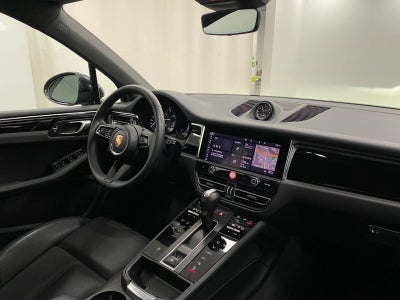 2025 Porsche Macan AWD