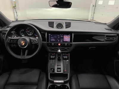 2025 Porsche Macan AWD