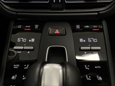 2025 Porsche Macan AWD