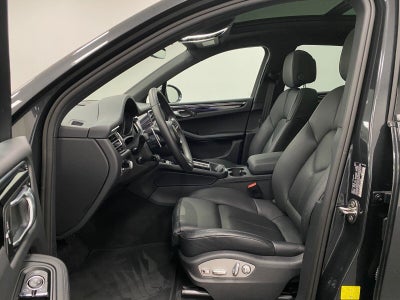 2025 Porsche Macan AWD
