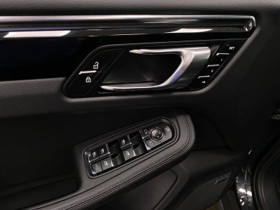 2025 Porsche Macan AWD