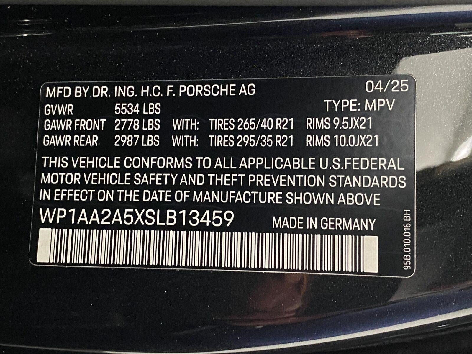2025 Porsche Macan AWD