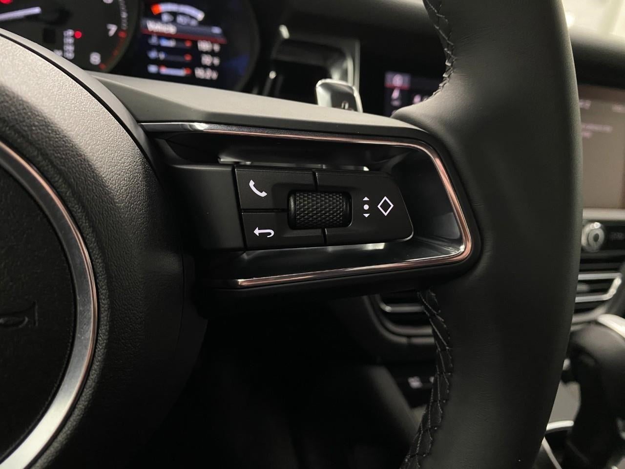 2026 Porsche Macan AWD