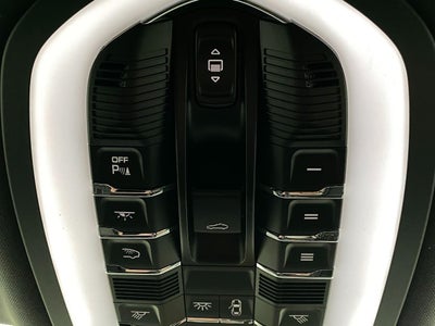 2026 Porsche Macan AWD