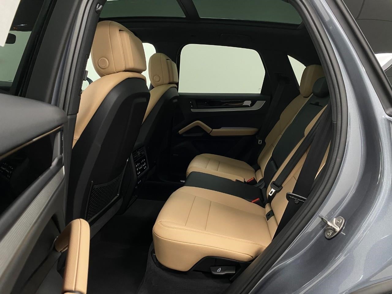 2026 Porsche Cayenne AWD