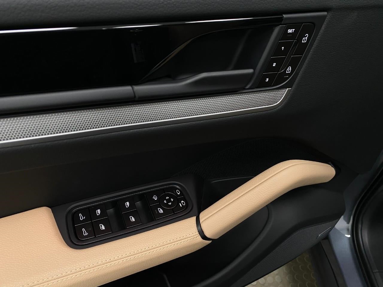 2026 Porsche Cayenne Base - Photo 74