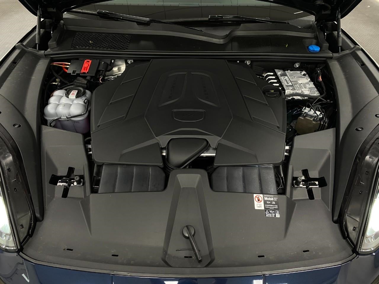 2026 Porsche Cayenne AWD