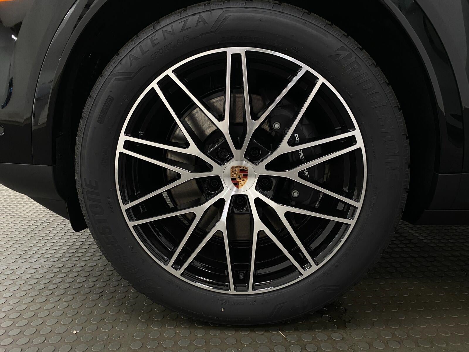 2026 Porsche Cayenne AWD
