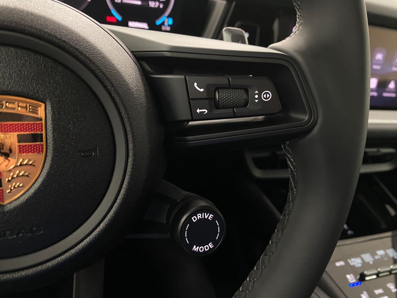 2026 Porsche Cayenne AWD