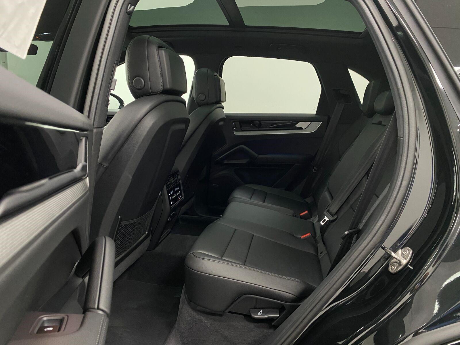 2026 Porsche Cayenne AWD