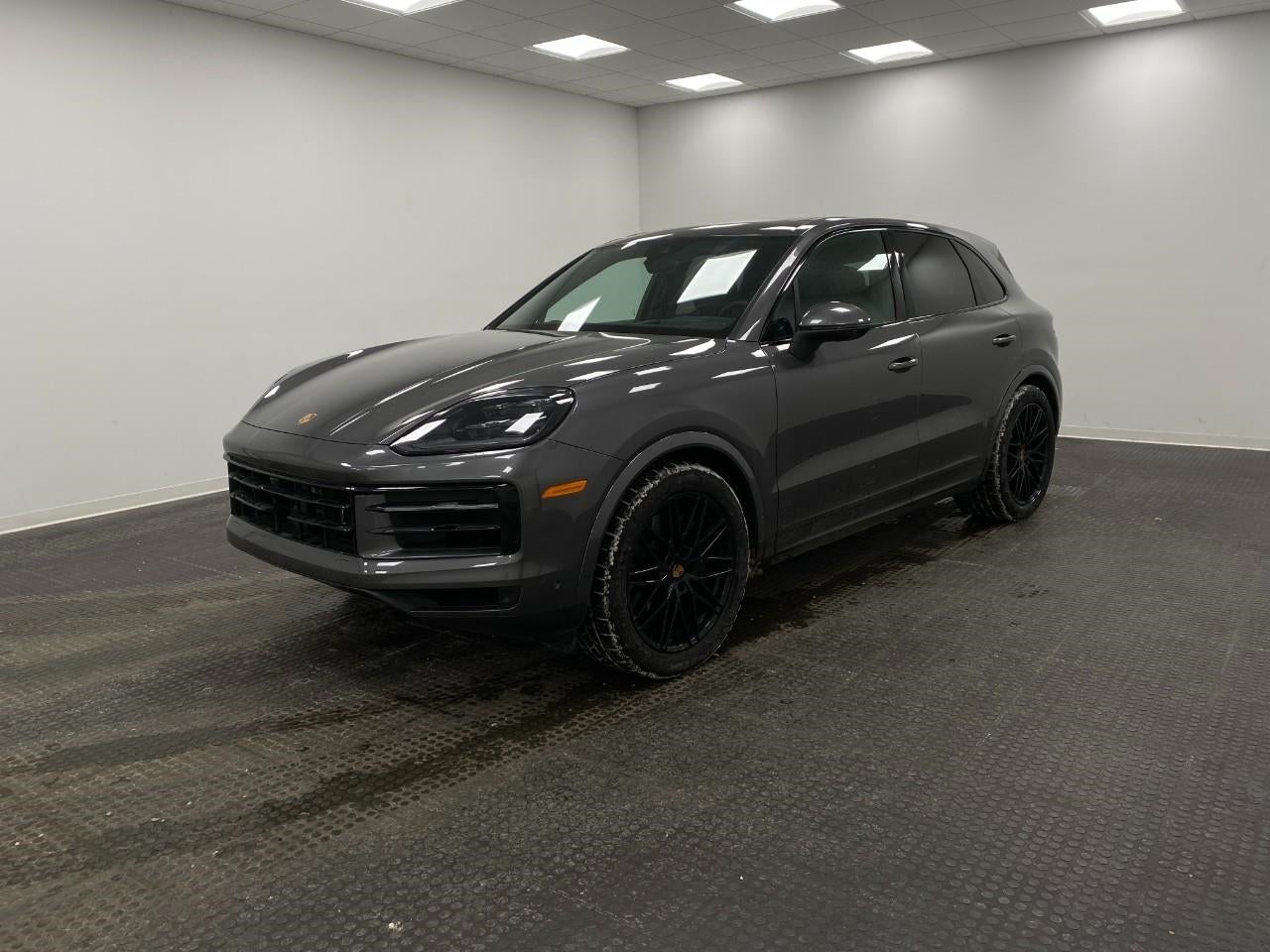 2025 Porsche Cayenne AWD