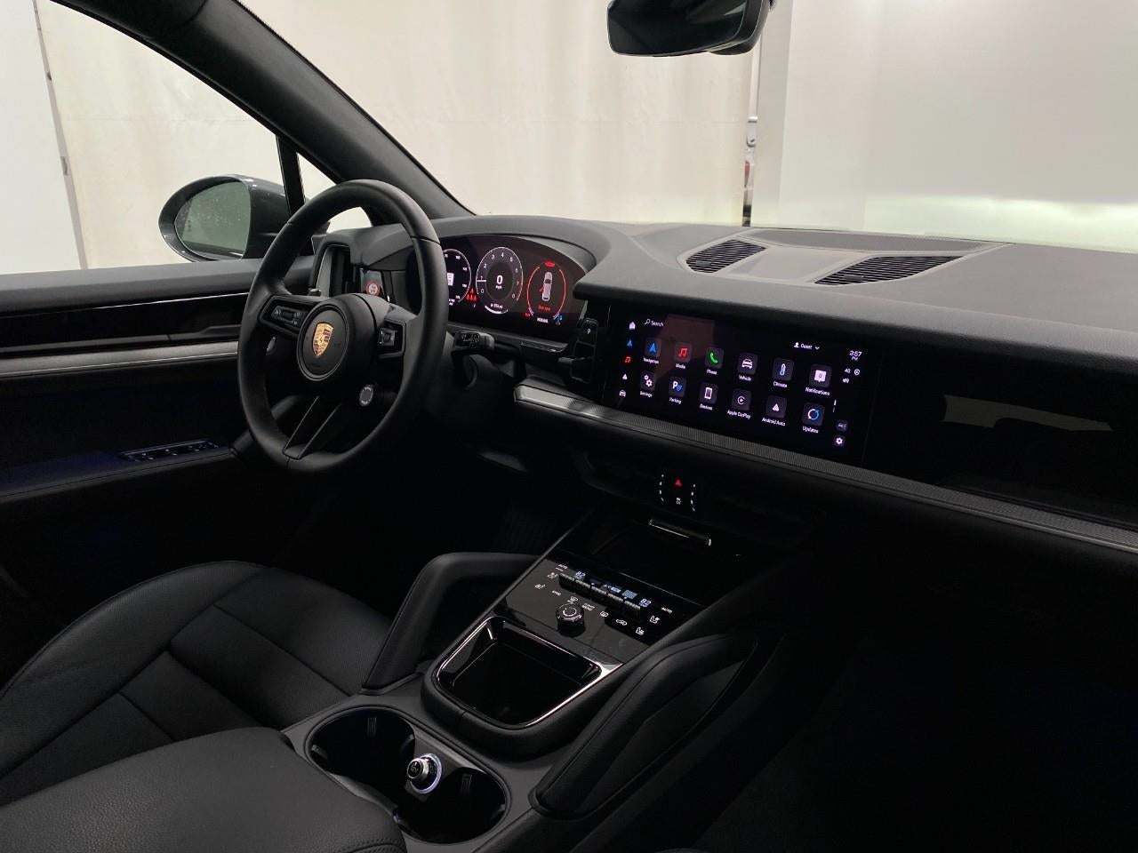 2025 Porsche Cayenne AWD