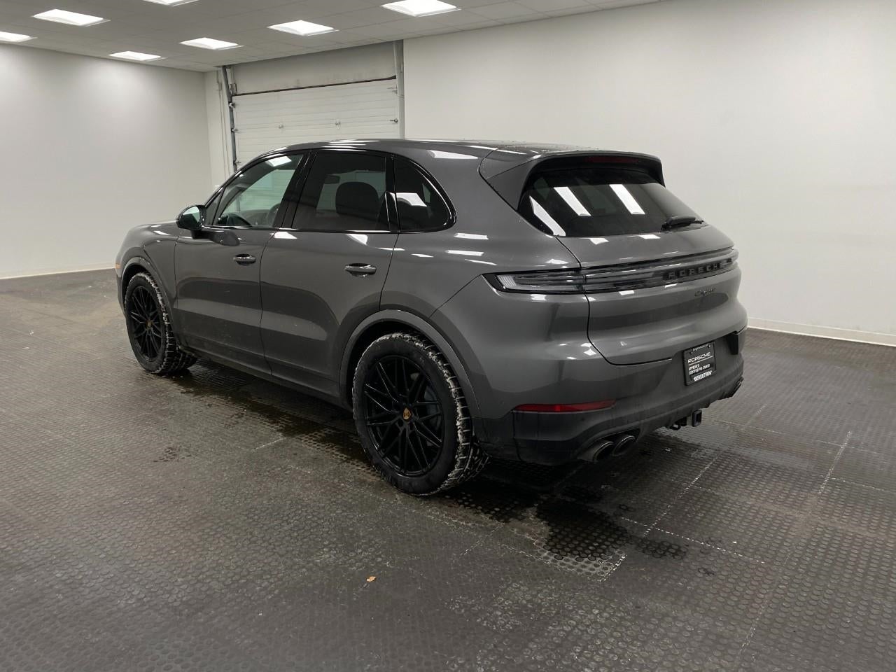 2025 Porsche Cayenne AWD