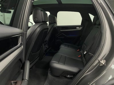 2025 Porsche Cayenne AWD
