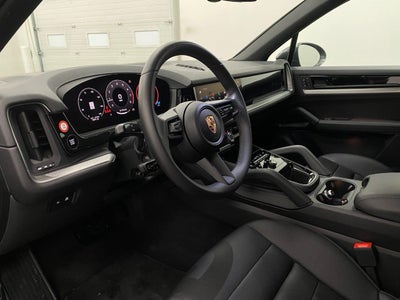 2025 Porsche Cayenne AWD