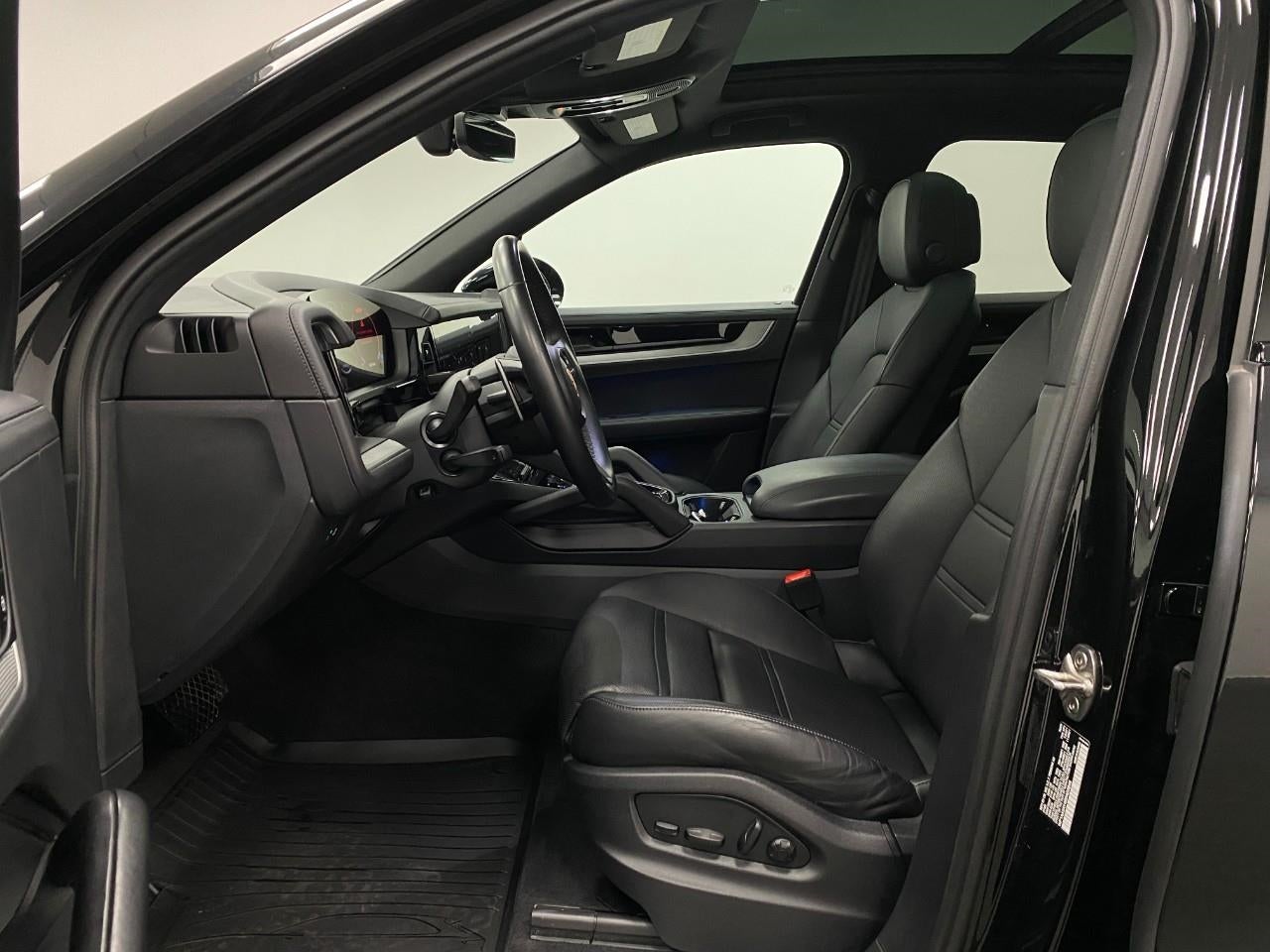 2024 Porsche Cayenne AWD