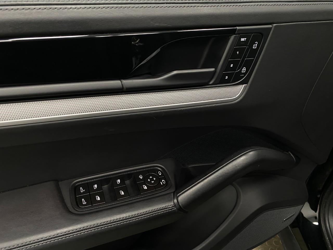 2024 Porsche Cayenne AWD