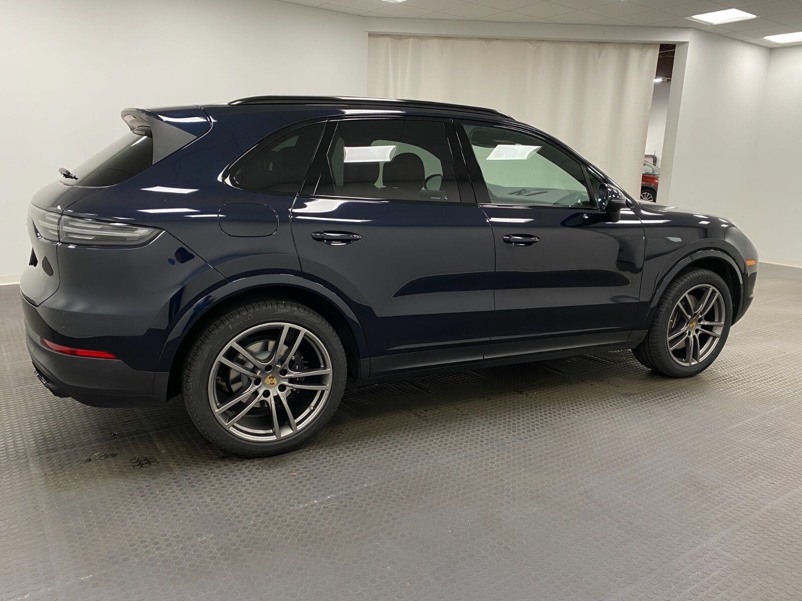 2023 Porsche Cayenne Platinum Edition